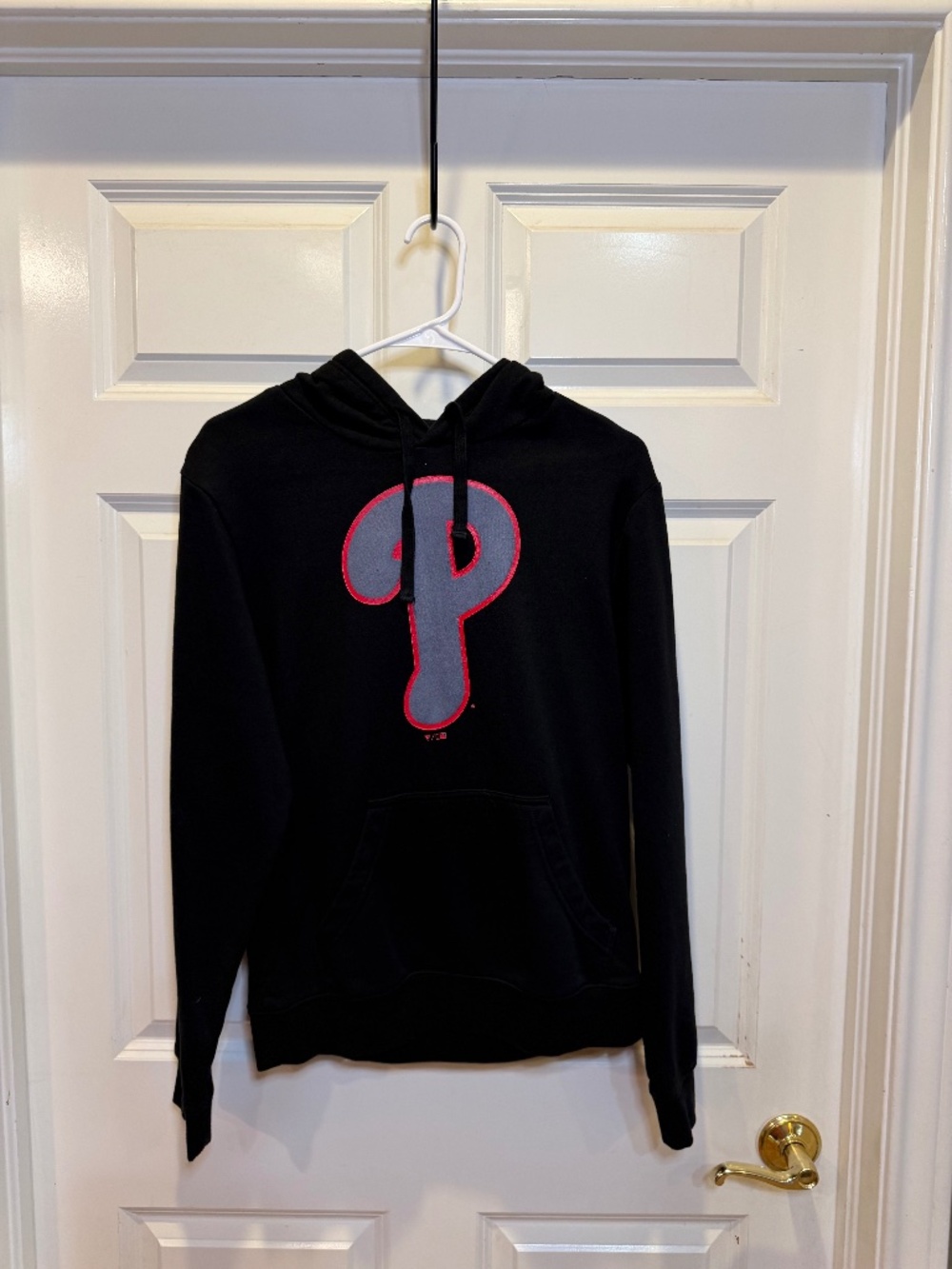 Men's Black Fanatics Philadelphia Phillies Hoodie with Signature "P" - Small
